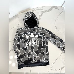 Youth Adidas Camouflage Hoodie size Small, gray/charcoal gray